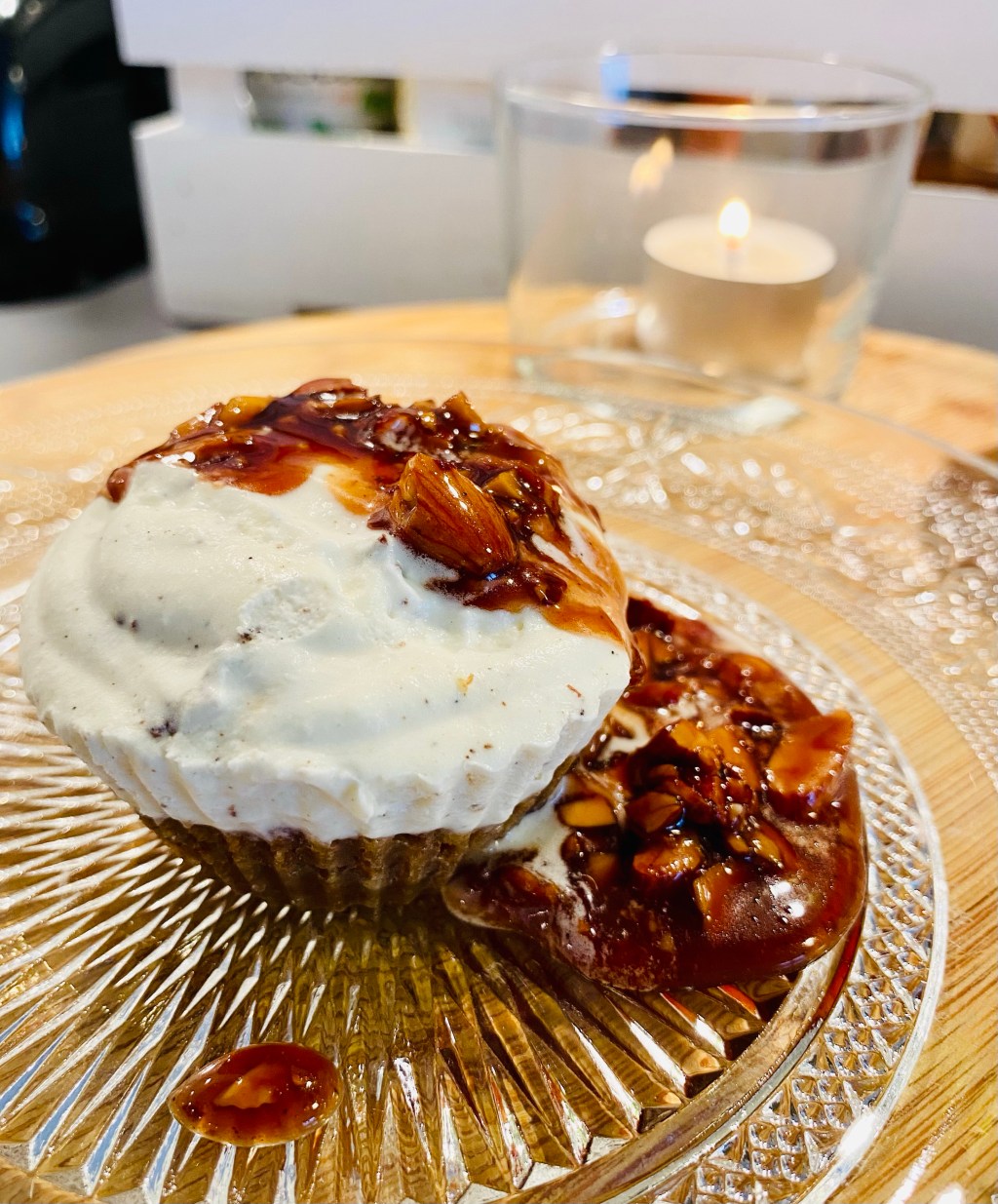 Fredag, helg och cheesecake med kolasås&nbsp;😍